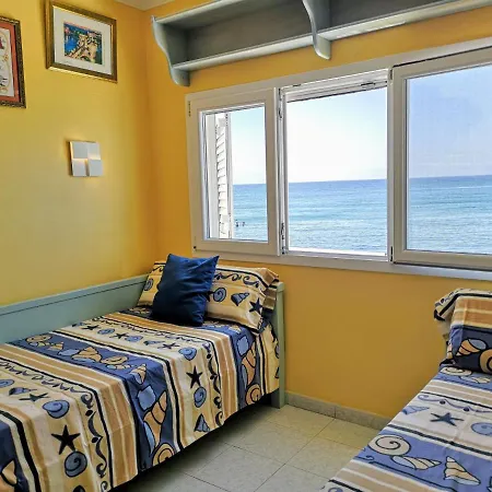 Apartamento Puerto Del Carmen Sleeps 4 With Air Con Puerto del Carmen (Lanzarote)