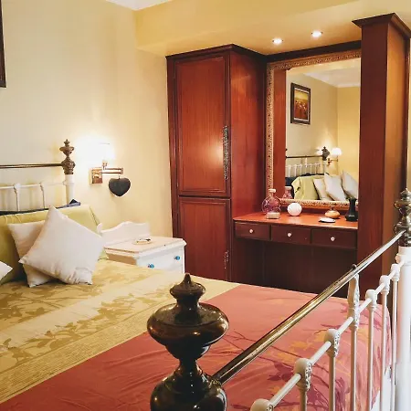 Апартаменти Puerto Del Carmen Sleeps 4 With Air Con Пуерто-дель-Кармен