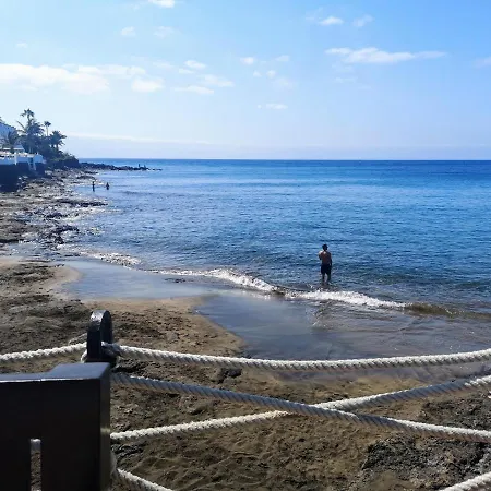 Puerto Del Carmen Sleeps 4 With Air Con Apartment Puerto del Carmen (Lanzarote)